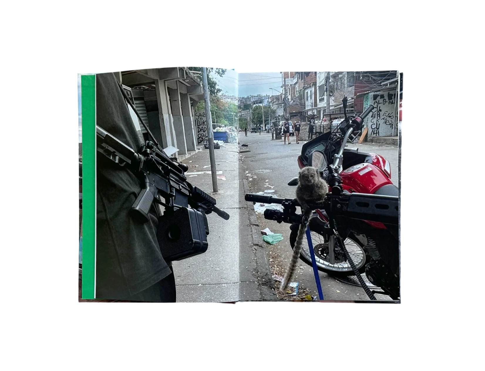 FAVELA NARCO PETS – Cahier Central